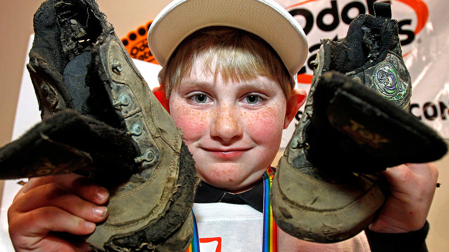 9-летний Бенджамин Бринкерхофф из&nbsp;Юты &mdash; победитель конкурса мерзких кроссовок в&nbsp;Монпелье, штат Вермонт, 2011&nbsp;год