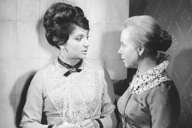 Екатерина Райкина и Александра Назарова в фильме «Софья Перовская» (1967)