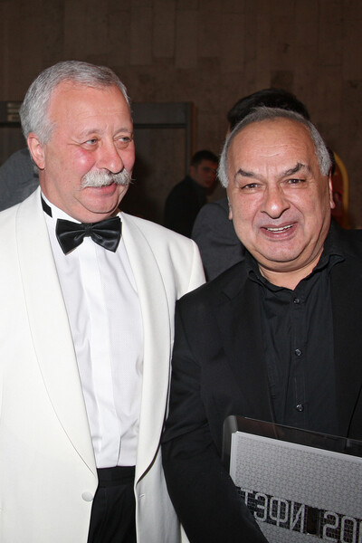 Телеведущий Леонид Якубович и пианист Левон Оганезов на&nbsp;церемонии награждения премией &laquo;ТЭФИ&nbsp;-2007&raquo;