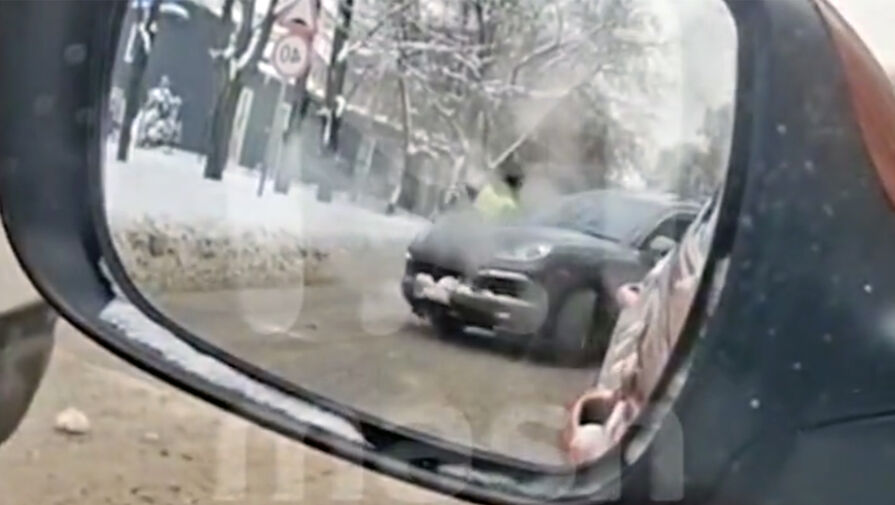 В Подмосковье гаишники открыли стрельбу по Porsche с человеком в салоне