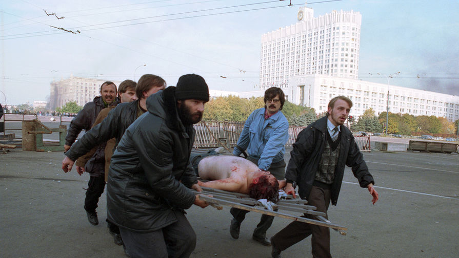 Пострадавший у Белого дома в Москве, 4 октября 1993 года