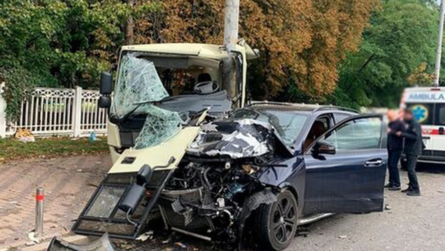 В Киеве 23 человека пострадали в результате ДТП с автобусом и Mercedes