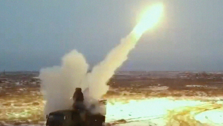 МО: средства ПВО России сбили пять снарядов HIMARS и ракету HARM