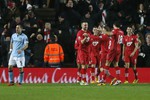 Игроки «Саутгемптона» празднуют один из голов в ворота «Манчестер Сити»