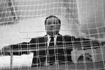Егор Гайдар во время футбольного матча депутатов фракций Госдумы, 1994 год