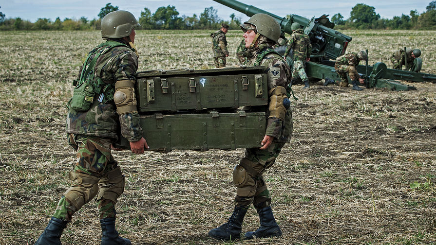 Молдавские военнослужащие на военных учениях под Кишиневом, сентябрь 2016 года