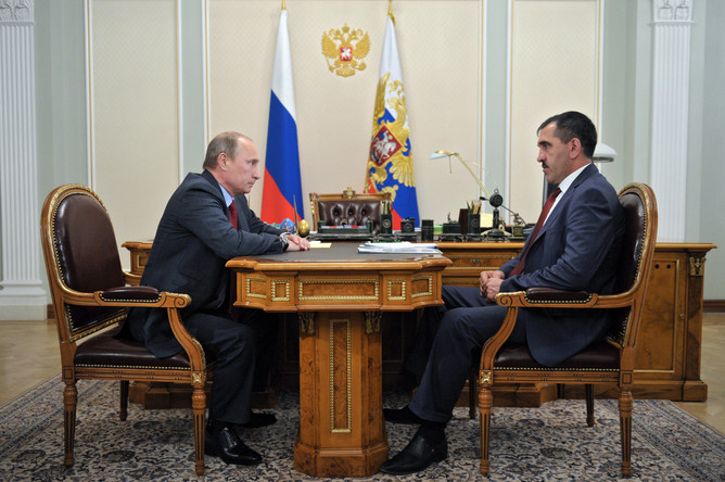 Владимир Путин принял отставку Евкурова во время встречи в Ново-Огарево