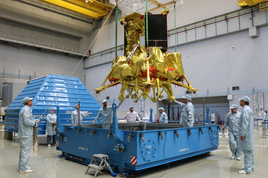 Доставка автоматической станции «Луна-25» научно-производственного объединения имени С.А. Лавочкина на космодром Восточный, 2023 год