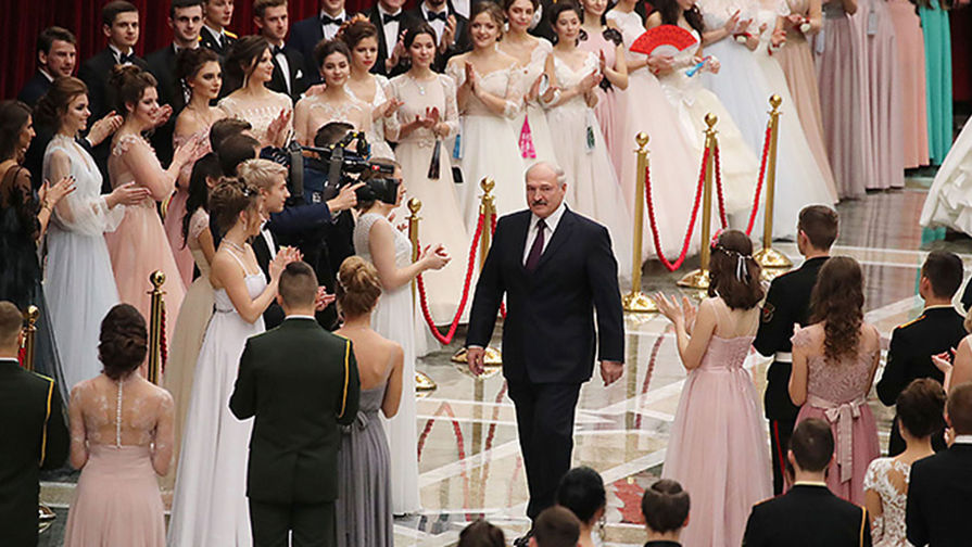 Президент Белоруссии Александр Лукашенко на&nbsp;Республиканском новогоднем балу для&nbsp;молодежи, 28 декабря 2018 года