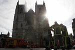 Тушение пожара в готическом соборе Святых Петра и Павла во французском Нанте, 18 июля 2020 года