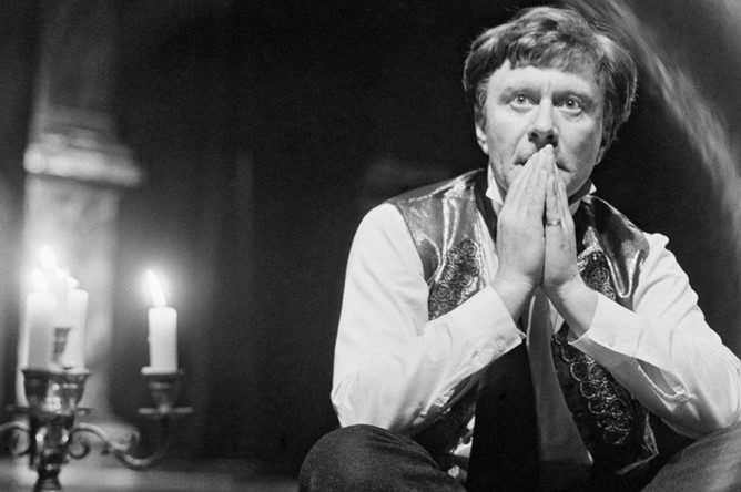 Андрей Миронов в роли Клаверова в спектакле «Тени», 1987 год