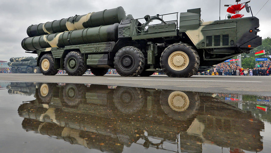 Колонна военной техники во время парада в&nbsp;Минске, посвященного празднованию Дня независимости Белоруссии
