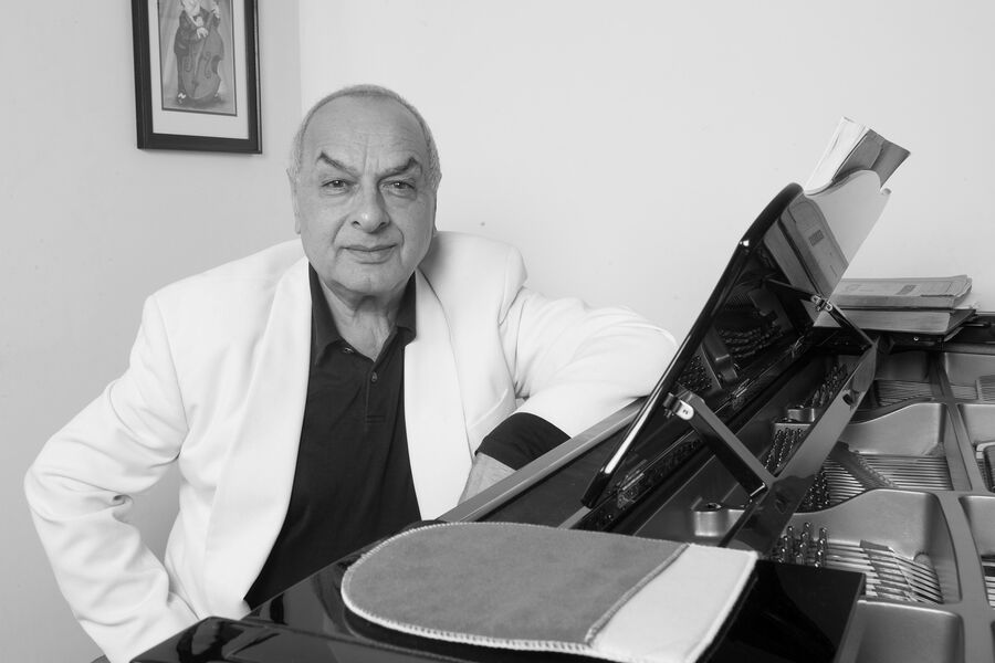Пианист и композитор Левон Оганезов (25 декабря 1940 &mdash; 13&nbsp;декабря 2025)