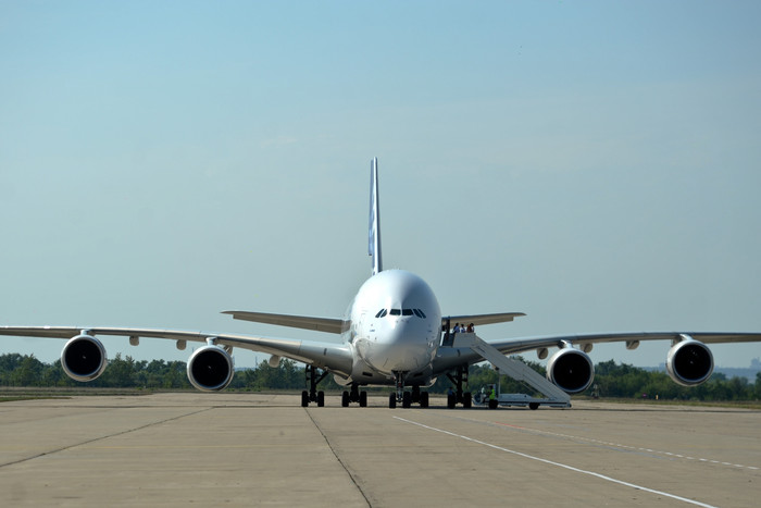 На&nbsp;разработку А380 ушло около&nbsp;10 лет, стоимость всей программы &mdash; около&nbsp;12 млрд евро.