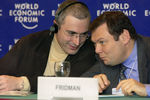 Михаил Ходорковский и Михаил Фридман (Всемирный экономический форум в Москве, 2003 год)