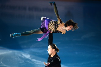 Юко Кавагути и Александр Смирнов во время показательных выступлений на чемпионате России