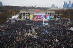 Перед началом митинга-концерта «Россия объединяет» в Лужниках, 4 ноября 2017