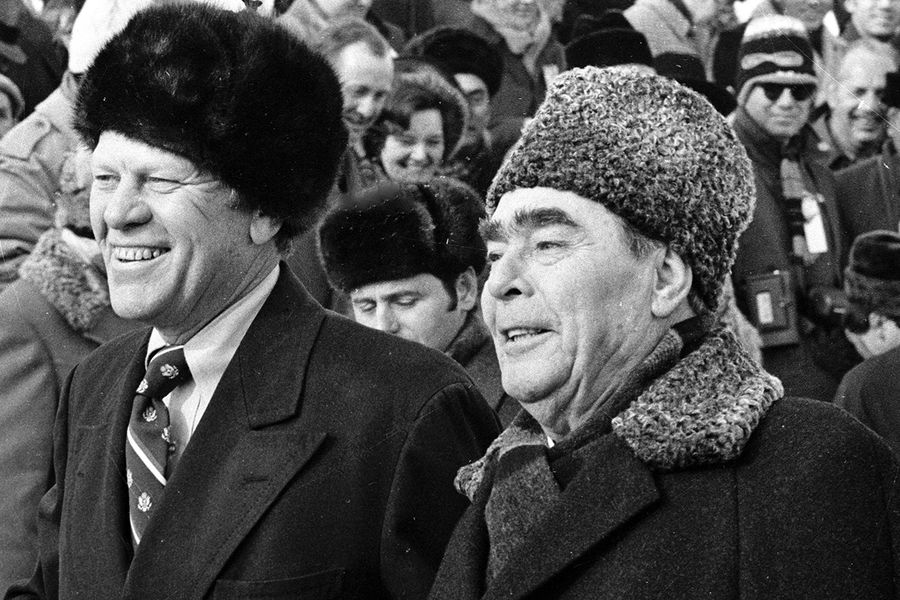 Президент США Джеральд Форд и Генеральный секретарь ЦК КПСС Леонид Ильич Брежнев