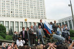 Борис Ельцин с башни танка обращается к народу, 19 августа 1991 года