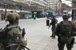 Полиция на месте происшествия в центре Стокгольма, 7 апреля 2017 года