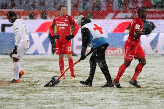 Матч «Локомотив» — «Спартак» прошел под обильным снегопадом