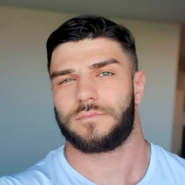 В сети появились фото расстрелянного блогера Позднякова. В его смерть никто не поверил