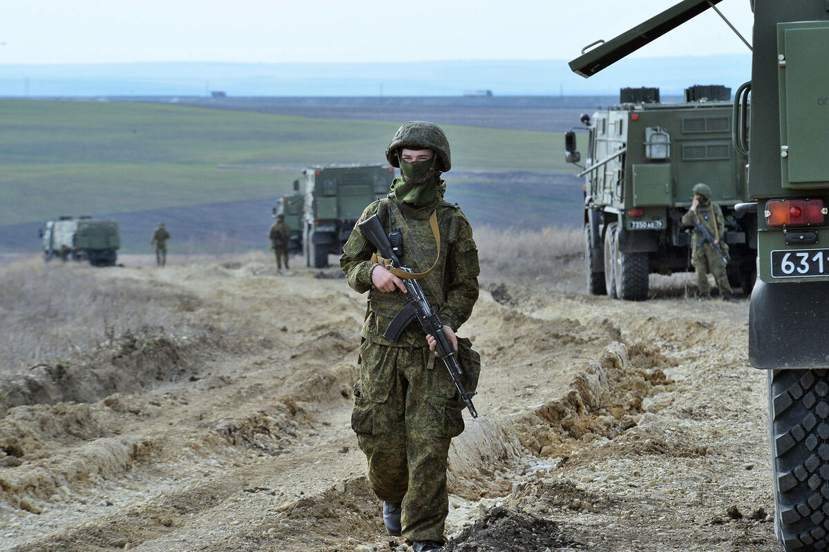 Российский военкор заявил, что армия РФ должна взять Харьков в полукольцо -  Газета.Ru | Новости