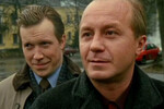 <b>«Бригада» (2002)</b>
<br><br>
Знакомый каждому культовый российский сериал — история четырех друзей детства, объединившихся в преступную группировку, лидером которой стал Саша Белов (Сергей Безруков). Кравченко сыграл в сериал подполковника ФСБ Игоря Введенского, который был информатором Белого и нередко помогал криминальной банде улаживать проблемы с правоохранительными органами. Изначально режиссер сериала Алексей Сидоров предложил Кравченко роль Фила, но актер отказался, так как не захотел играть бандита.
