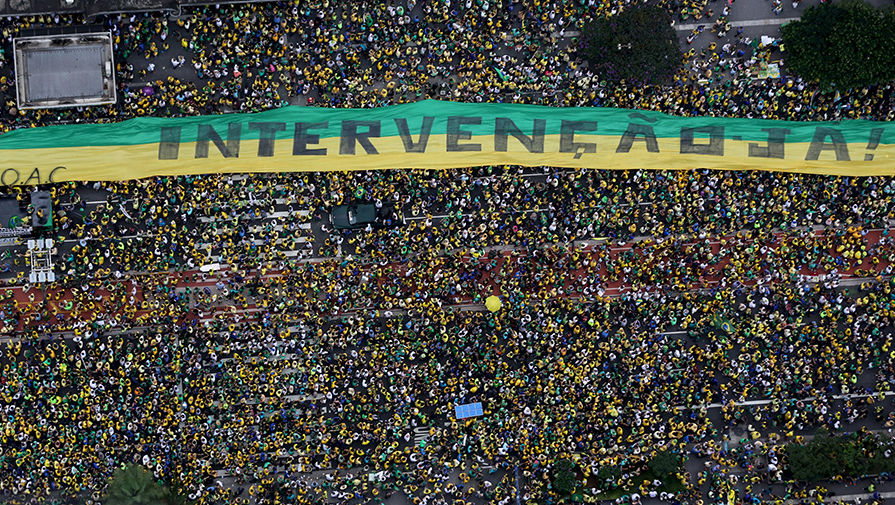 Воскресный протест охватил 150&nbsp;городов страны. В&nbsp;самом густонаселенном бразильском городе, Сан-Паулу, по&nbsp;официальным данным, на&nbsp;улицы вышли 1,5 млн человек