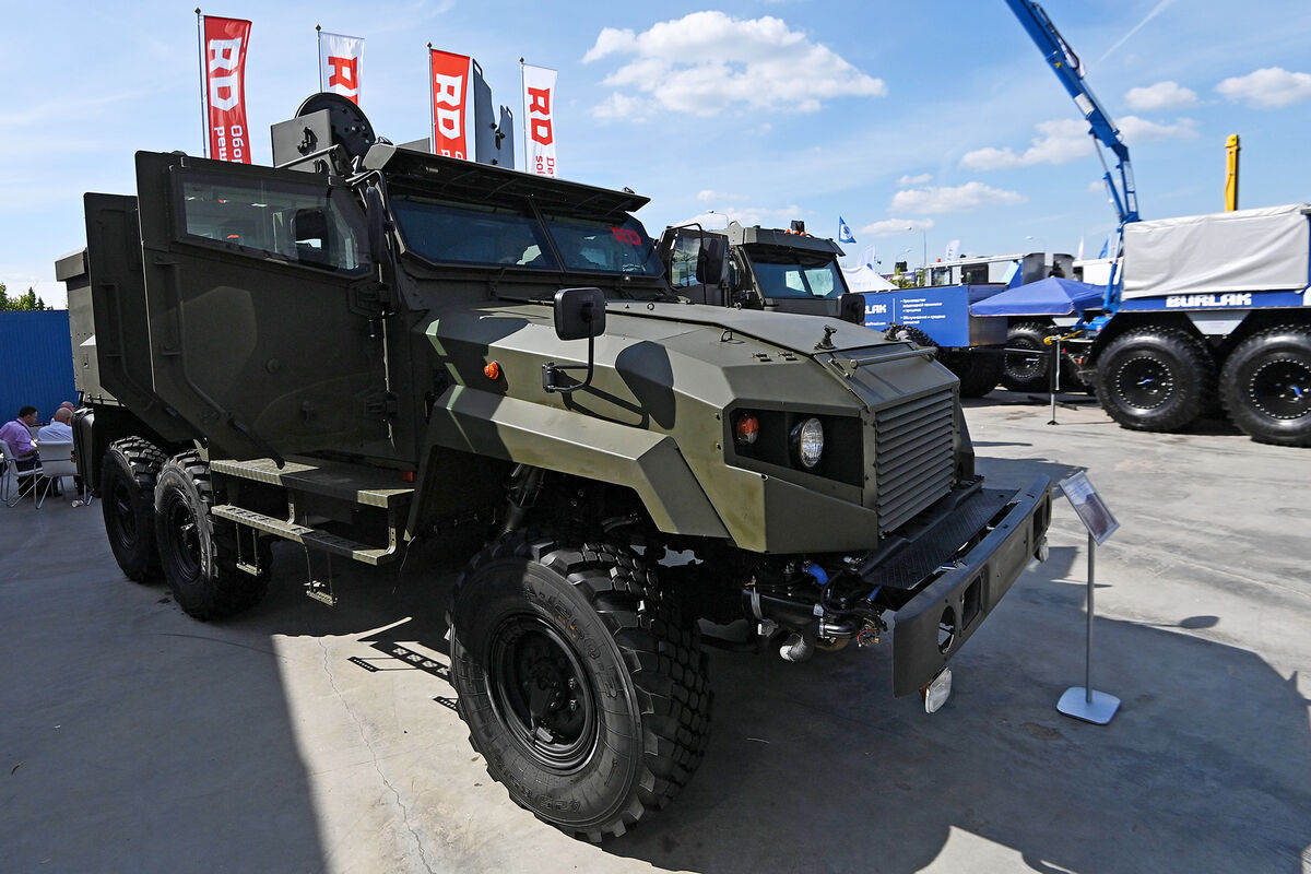 Бронеавтомобиль «Ахмат» на международном военно-техническом форуме «Армия-2022»