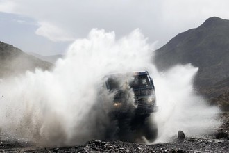 «КАМАЗ» Каргинова покоряет пески «Дакара»
