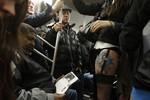 С тех пор полицейские не просто не мешают проведению акции «Без штанов в метро», но наоборот на всякий случай сопровождают участников на протяжении их пути. 