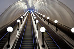 Эскалаторы на станции «Бауманская» Арбатско-Покровской линии Московского метрополитена, открывшейся после капитального ремонта