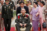 Король Таиланда Пхумипон Адульядет, 2012 год