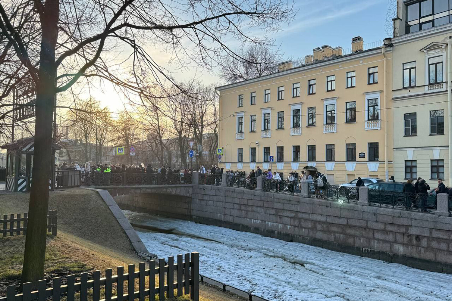 В Петербурге эвакуировали арт-пространство «Новая Голландия» - Газета.Ru |  Новости