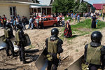 Во время сноса незаконно установленных построек в поселке Плеханово в Тульской области