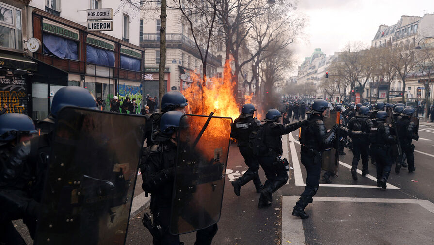 На протестах во Франции задержали 25 человек
