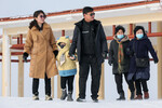 Отдыхающие на горнолыжном курорте Масикрен в КНДР, февраль 2024 года