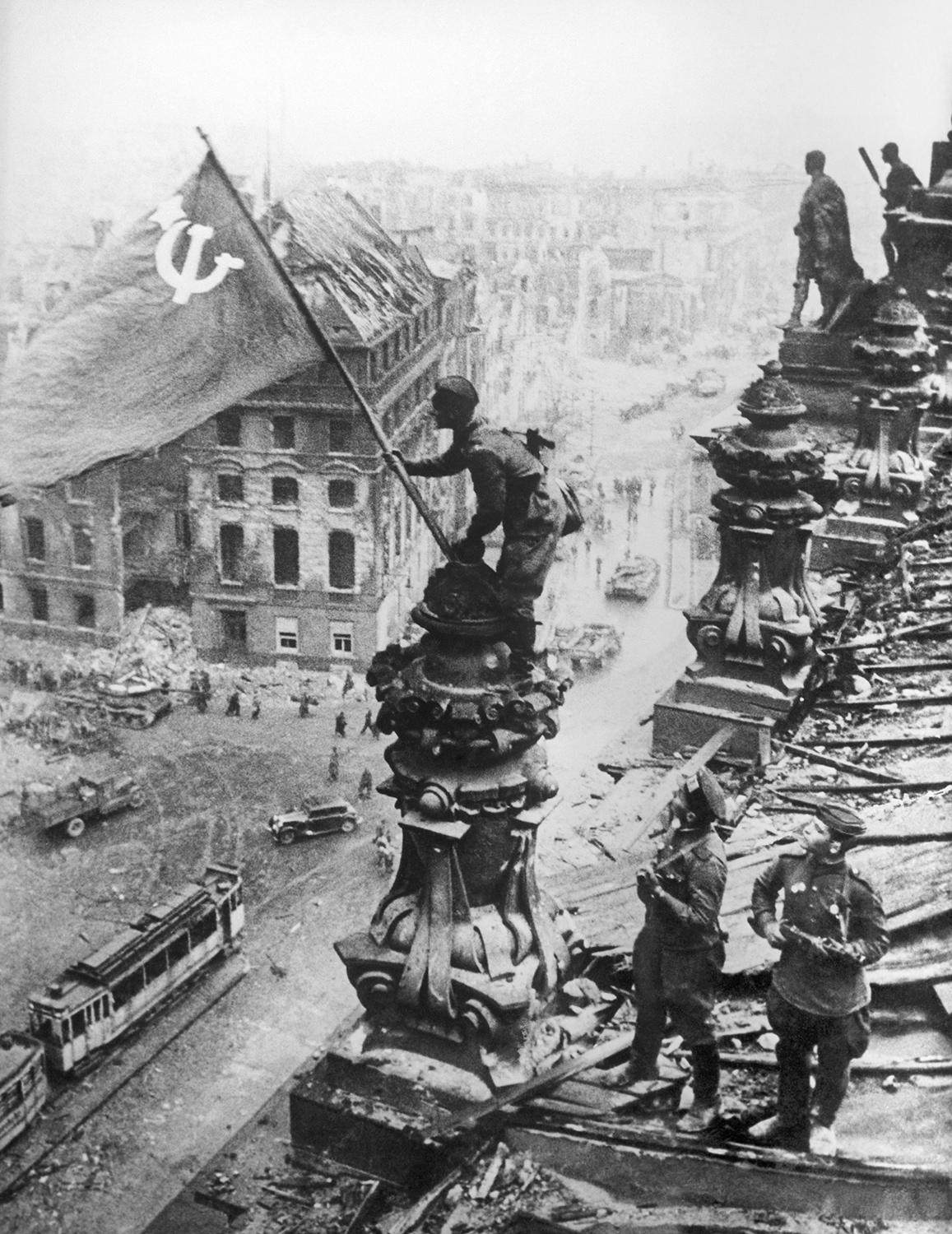 Фото Рейхстага В 1945 С Флагом Ссср