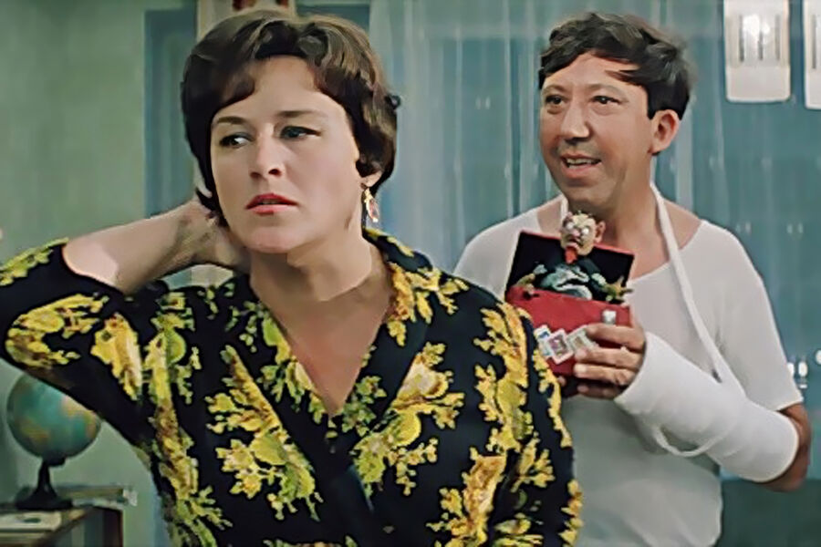 Актеры Нонна Мордюкова и Юрий Никулин в фильме «Бриллиантовая рука» (1968)