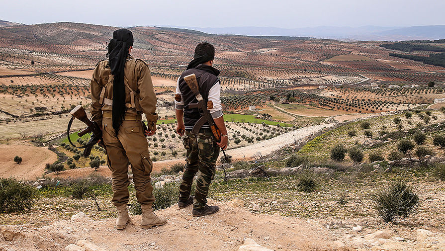 Курдские ополченцы на сирийско-турецкой границе