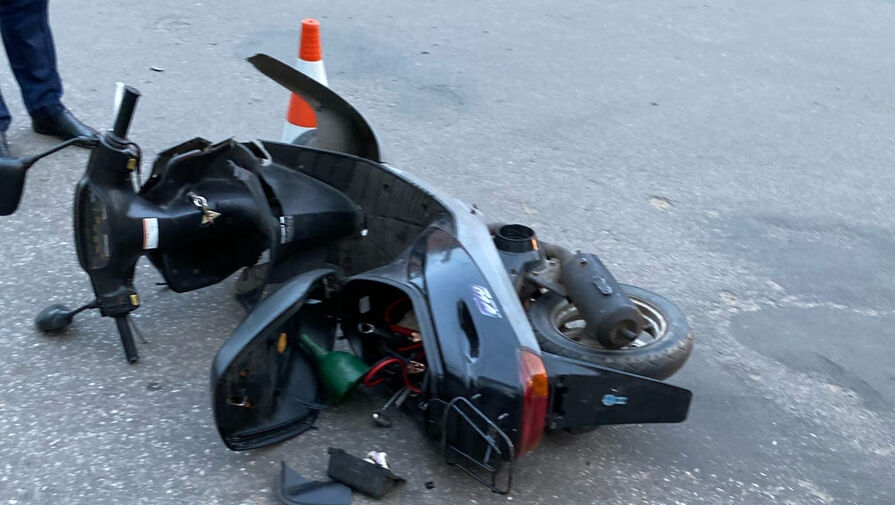 В Сочи момент наезда бетономешалки на скутериста попал на камеру видеонаблюдения