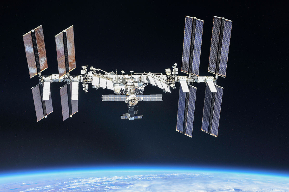 Вид на международную космическую станцию с борта корабля «Союз», 4 октября 2018 год