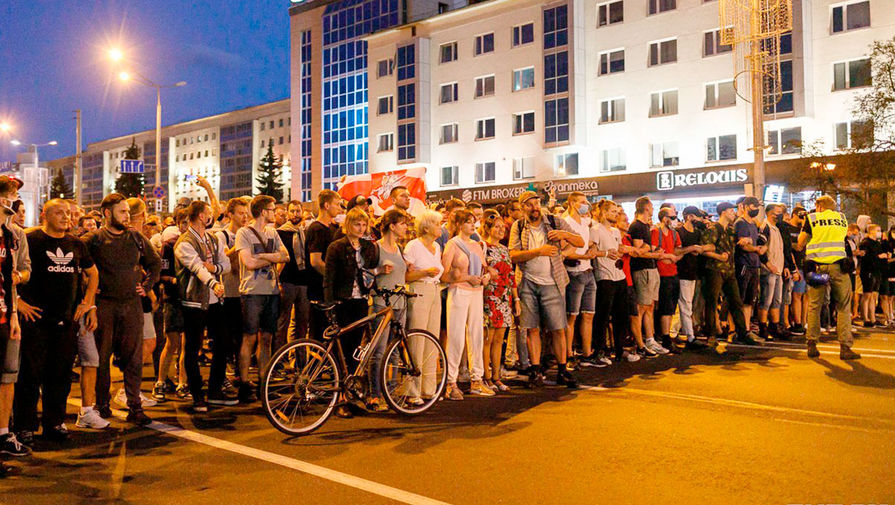 Участники акций протеста в Минске после выборов президента Белоруссии, 10 августа 2020 года