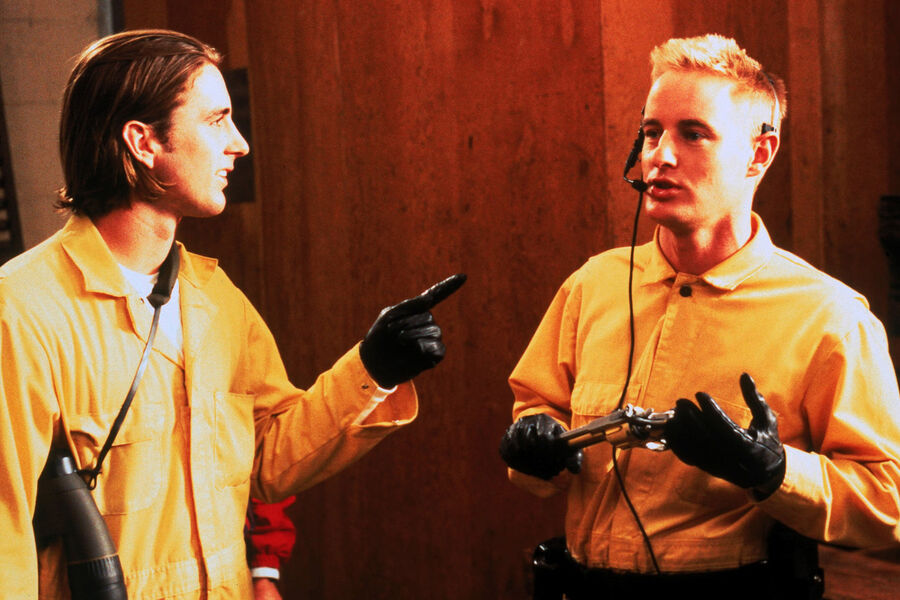 Братья Люк Уилсон и Оуэн Уилсон в&nbsp;кадре из&nbsp;фильма Уэса Андерсона &laquo;Бутылочная ракета&raquo; (1996)