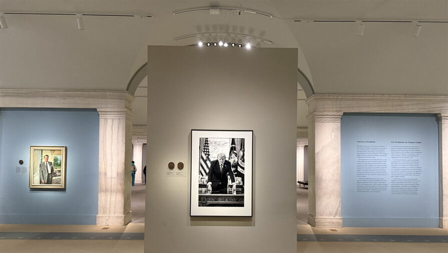 Белый дом захотел выставить экспозицию с Трампом в Национальной портретной галерее США