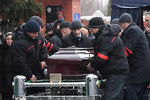 На церемонии похорон посла России в Турции Андрея Карлова на Химкинском кладбище в Москве