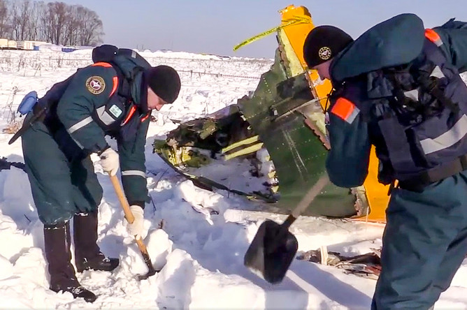 Обломки пассажирского самолета Ан-148 после крушения в Раменском районе Подмосковья, 13 февраля 2018 года