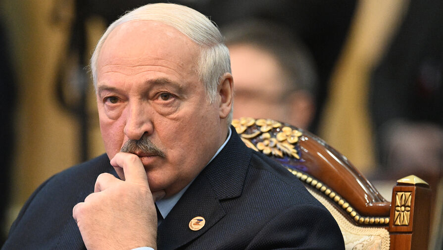 Лукашенко заявил, что НАТО наращивает силы у границ Белоруссии