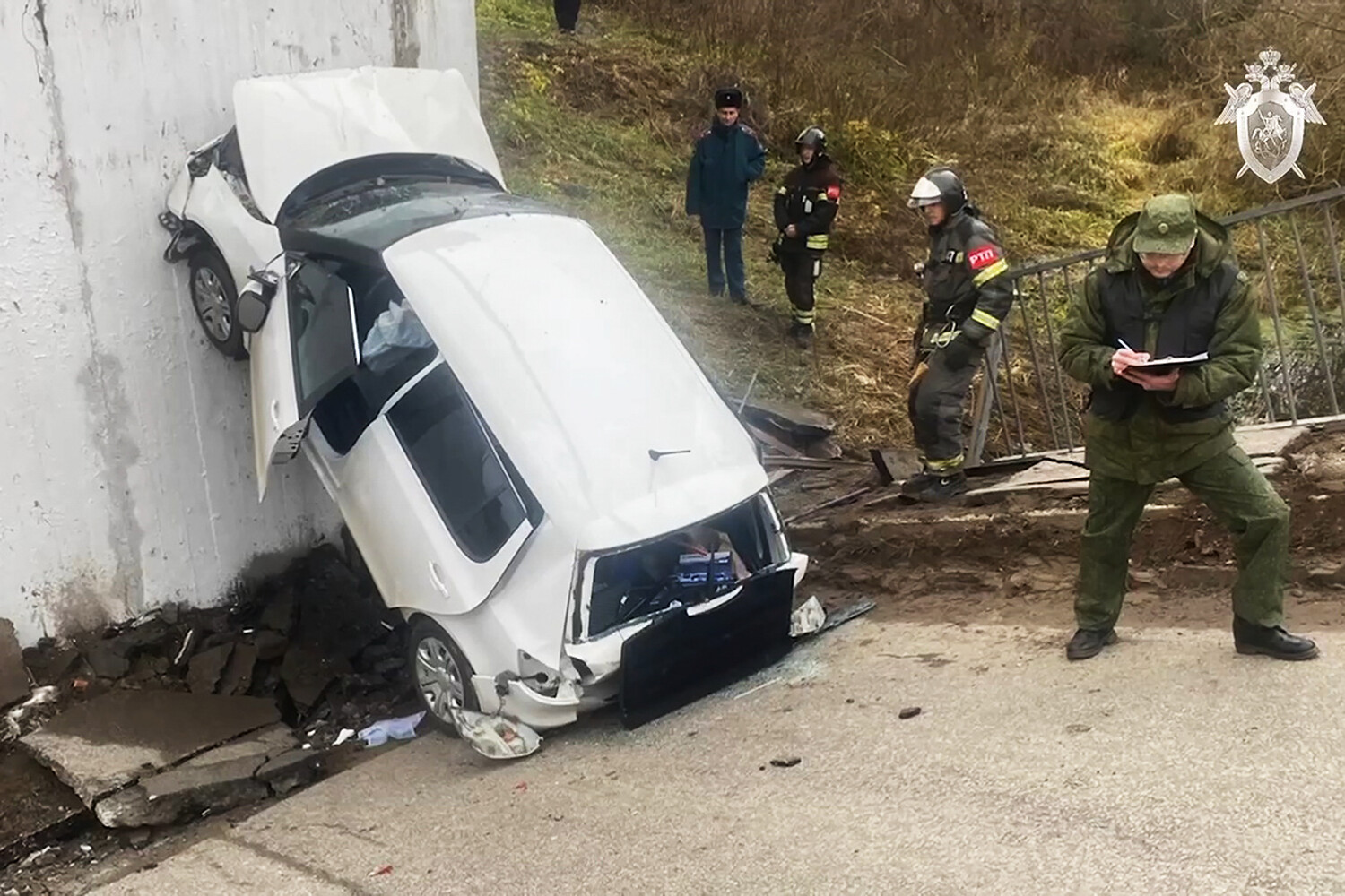 Развалился по заплатке»: в Подольске мост рухнул вместе с автомобилем -  Газета.Ru